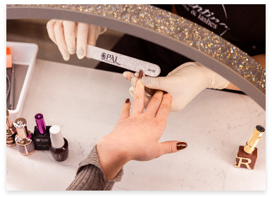 Discover the heart of our nail salon 3